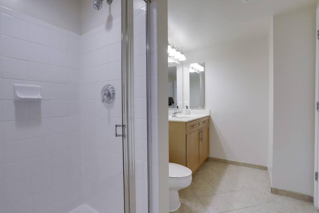 Pentagon City Comfort Modern Stay Arlington Bagian luar foto