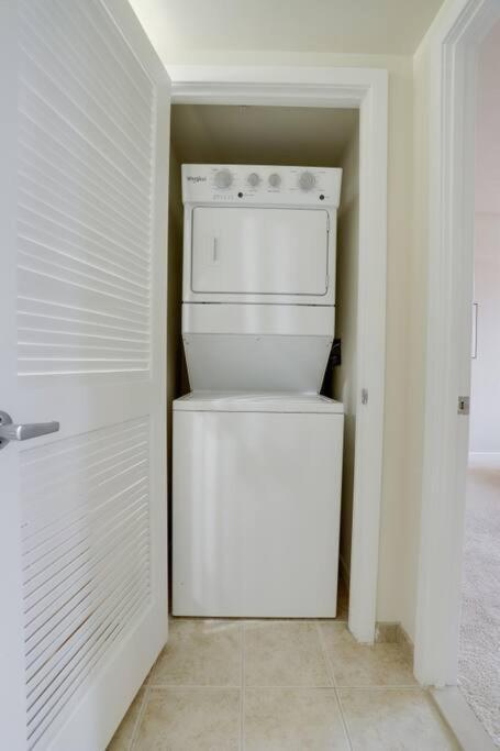 Pentagon City Comfort Modern Stay Arlington Bagian luar foto
